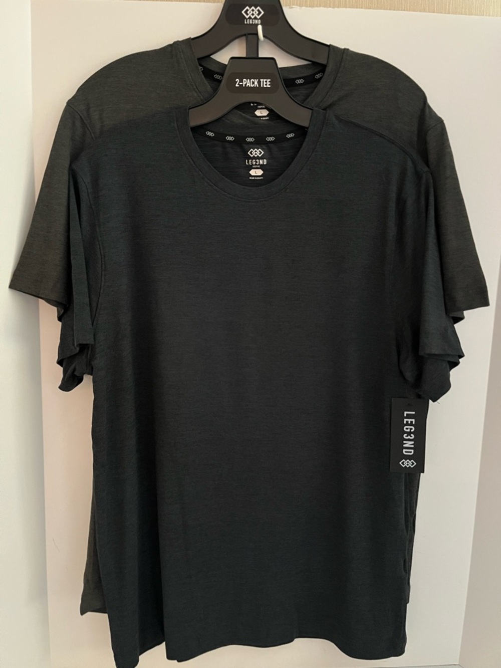 LEG3ND Super Soft Light Weight Stretch Moisture Wicking Short Sleeve 2pc set